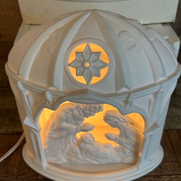 DEPARTMENT 56 Porcelain Lighted Nativity Winter Silhouette White Manger Holy - Picture 4 of 13